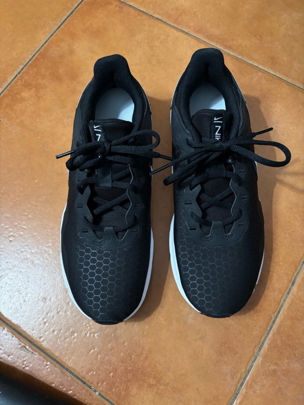 Nike Legend Essential 2 women’s running shoes white, black, gray. BRAND NEW